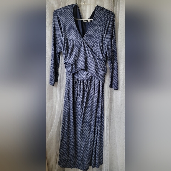 gap Maternity Nacy Blue 3/4 sleeve wrap dress with white hearts - Picture 6 of 7